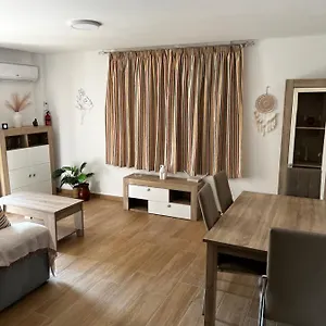 https://apartamento-arenas.hotelsinnerja.org